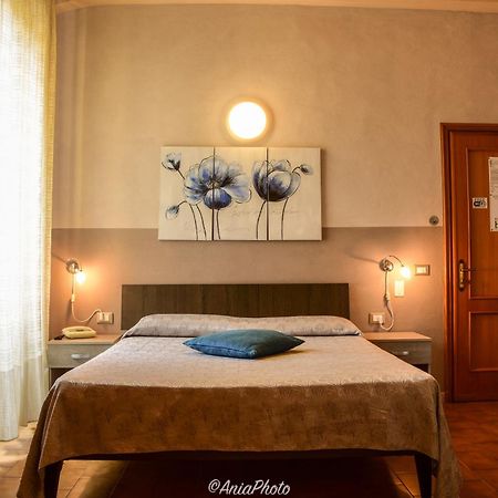 Albergo Florida Taggia Luaran gambar