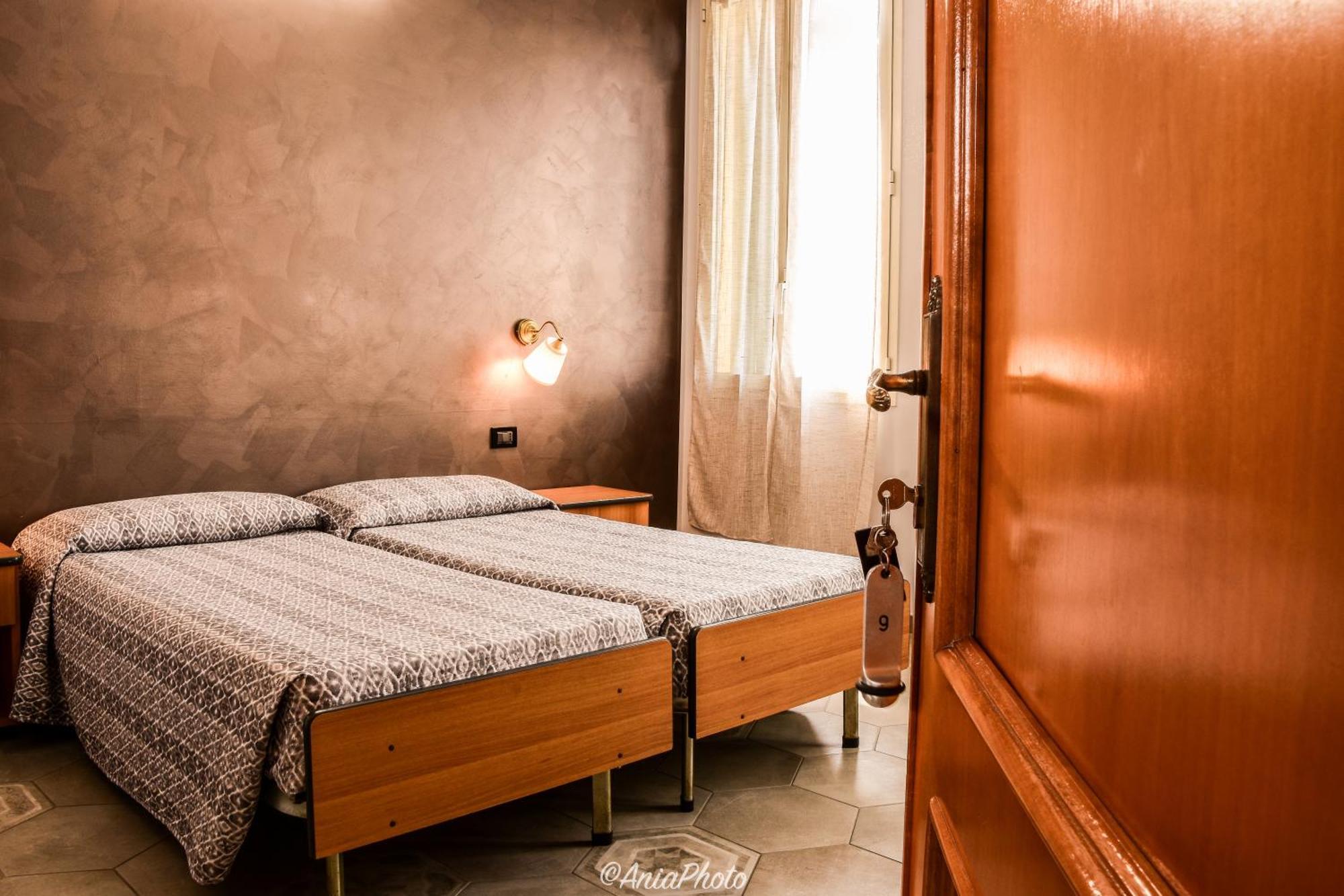 Albergo Florida Taggia Luaran gambar