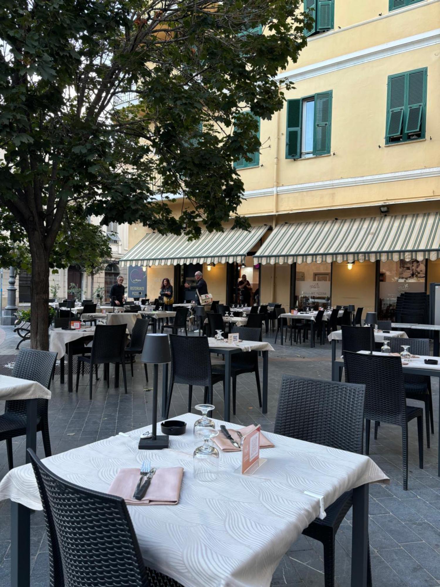 Albergo Florida Taggia Luaran gambar